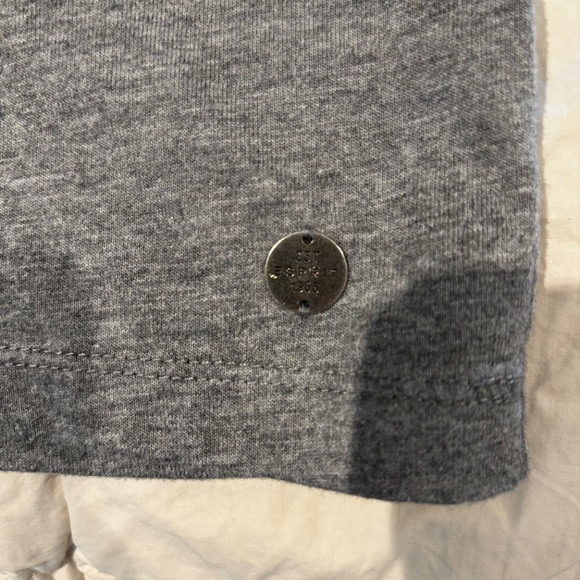 Rare Vintage Esprit Women’s T-shirt - Circa 1980’s with front Metal Tag Intact - Picture 3 of 3